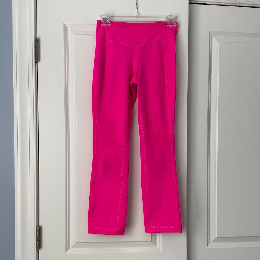 Lululemon 26 inch Wunder Under Leggings in bright pink Size 4